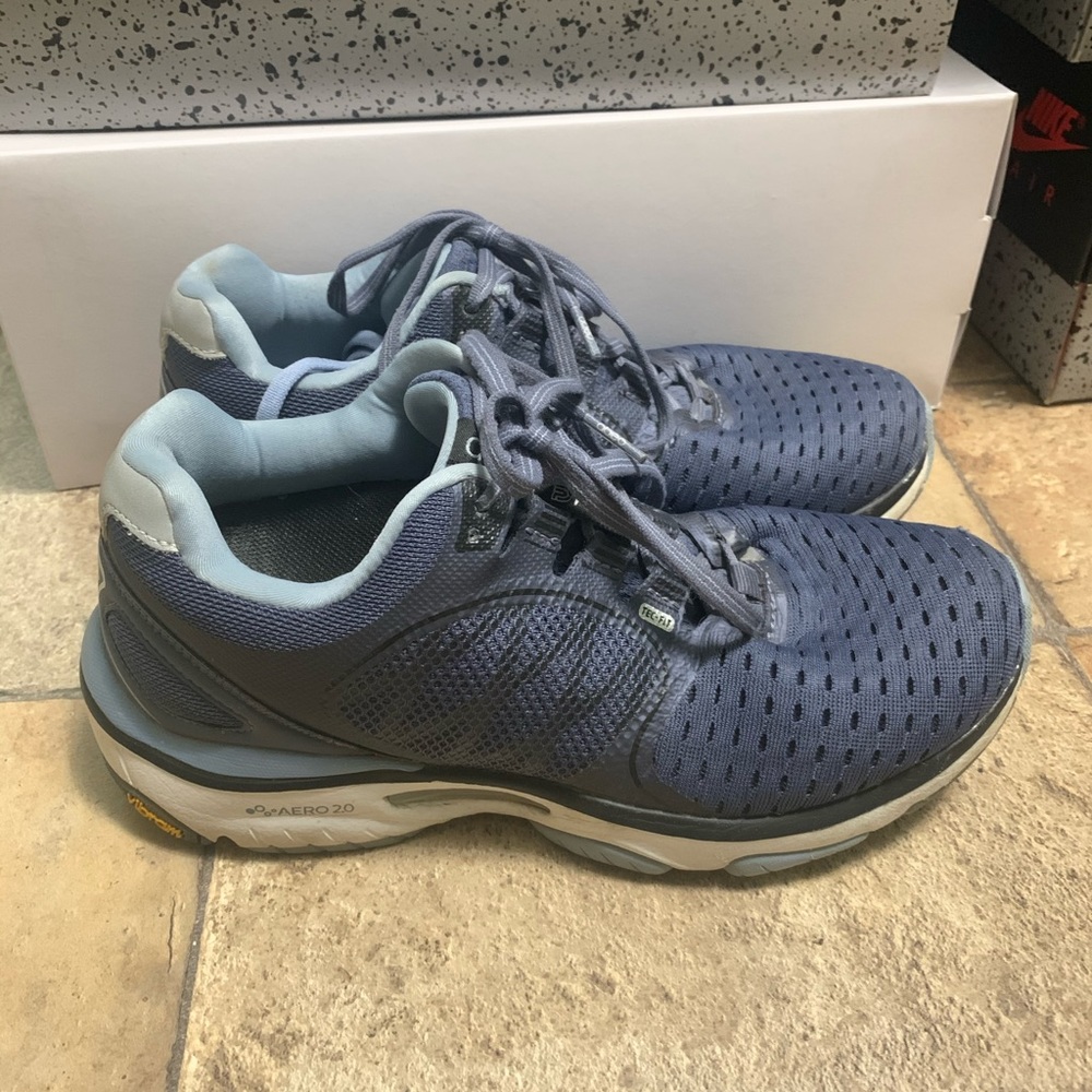 Walking Company CORE Orthotic Metatarsal Shoe